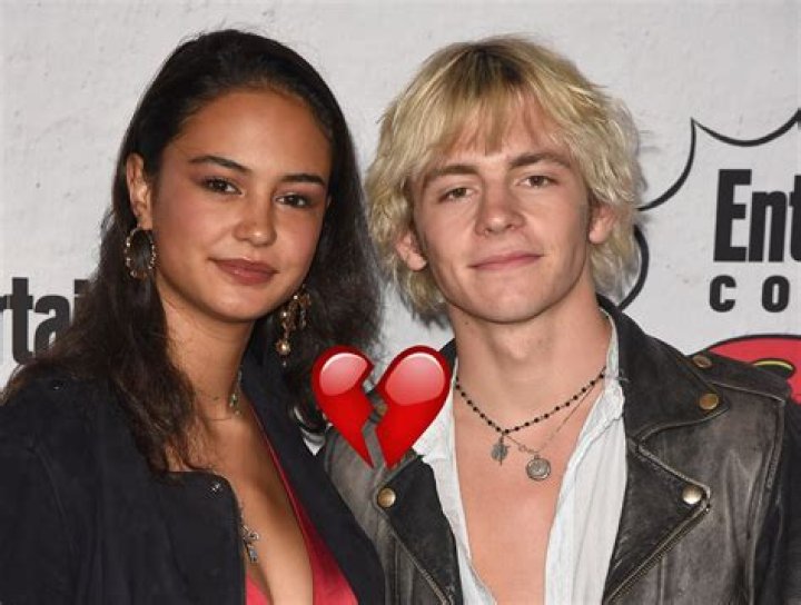 Ross Lynch Relationships